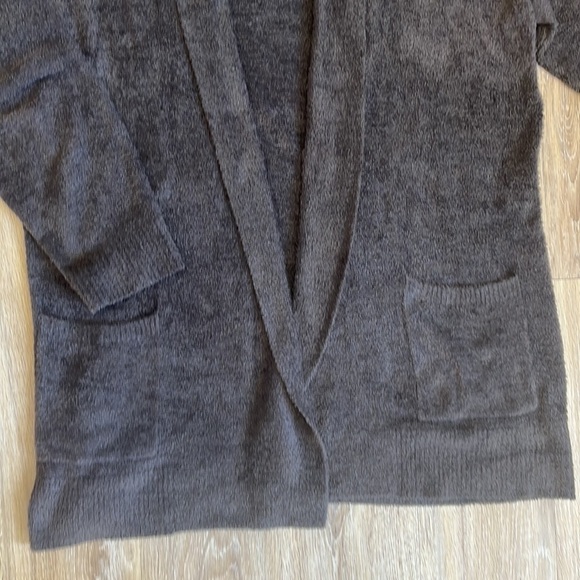 Barefoot Dreams Carbon CozyChic Lite Essential Cable Cardigan.  Size Medium - Picture 4 of 8